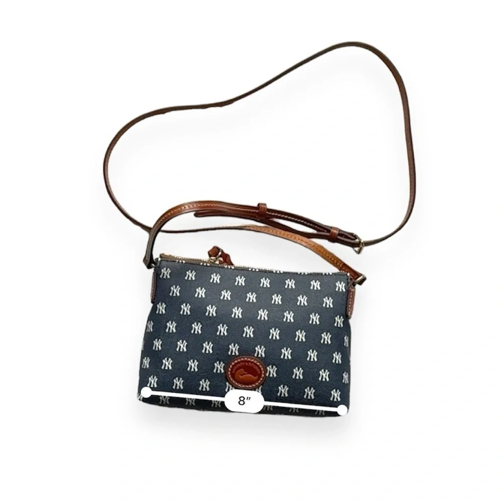 DOONEY & BOURKE MLB YANKEES CROSSBODY BAG COLLAB